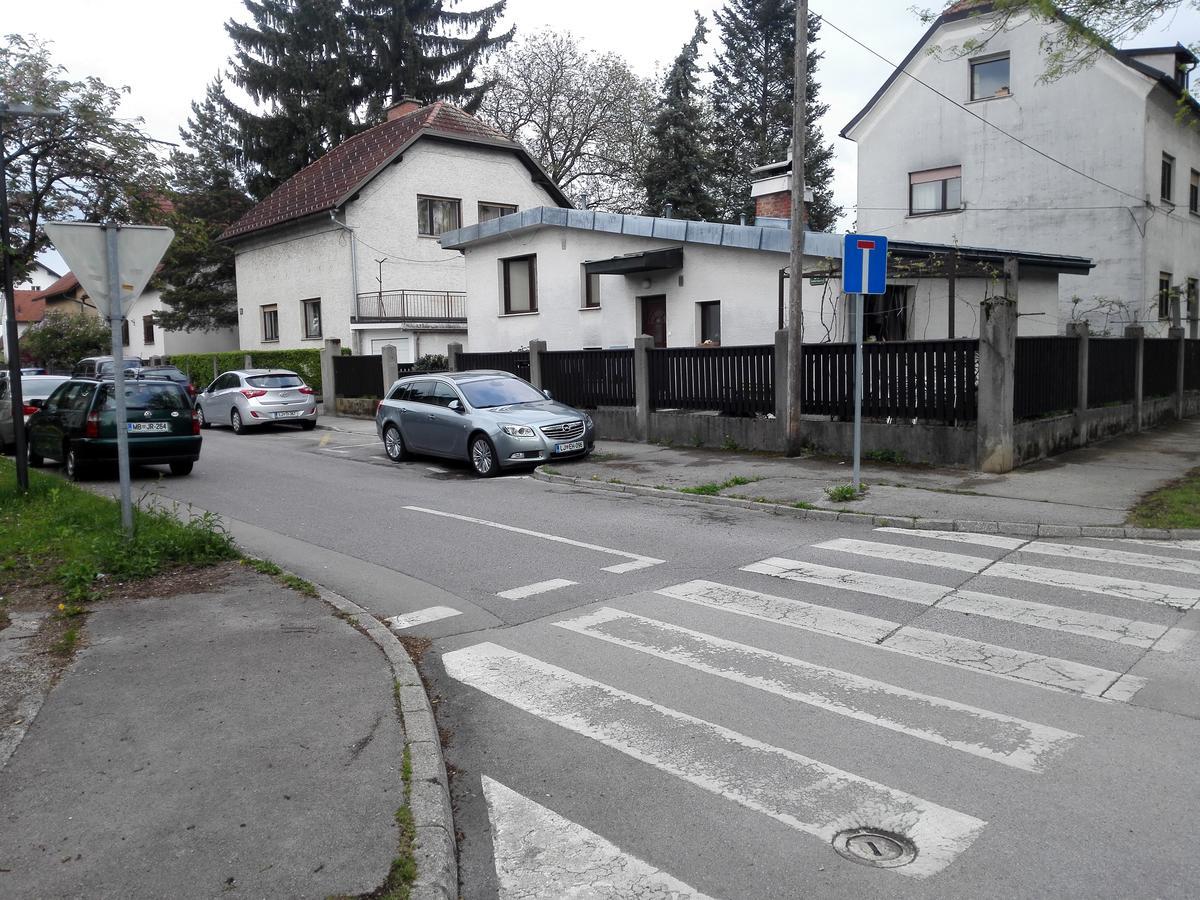 Greenslo Apartman *
