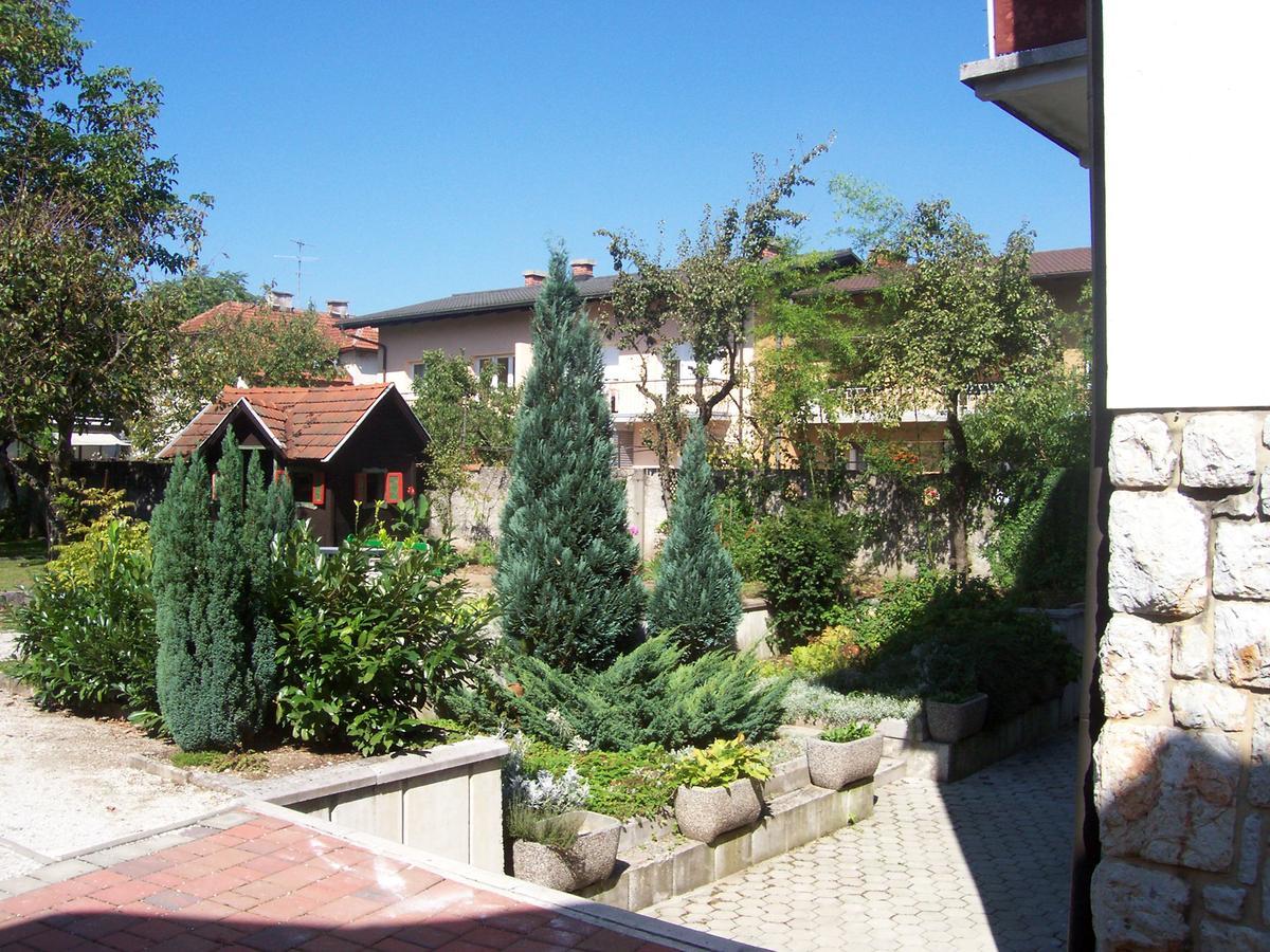 Greenslo Apartman *