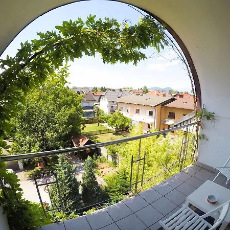 Apartments Greenslo Ljubljana Exterior photo